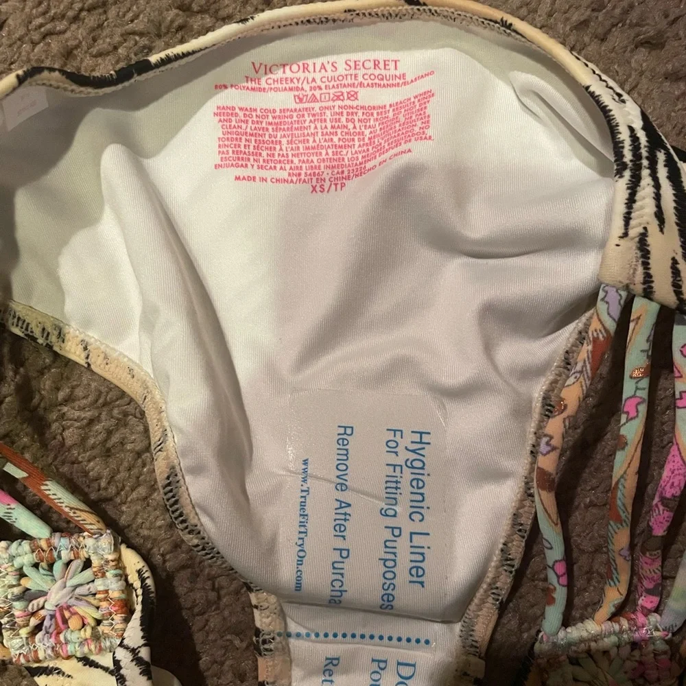 Victoria’s Secret cheeky bikini swimsuit XS - Picture 3 of 4